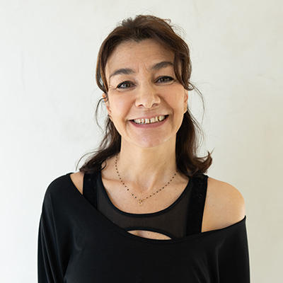 Pascale Carie - Professeur de Yoga - Vinyasa - Yoga pour la femmes et power yoga à Perpignan