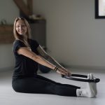 Les pratiques chez casa mauna le yoga le pilates mat le pilates reformer la barre sculpt la mobilité et la souplesse