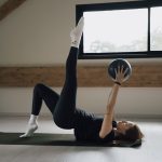Les pratiques chez casa mauna le yoga le pilates mat le pilates reformer la barre sculpt la mobilité et la souplesse