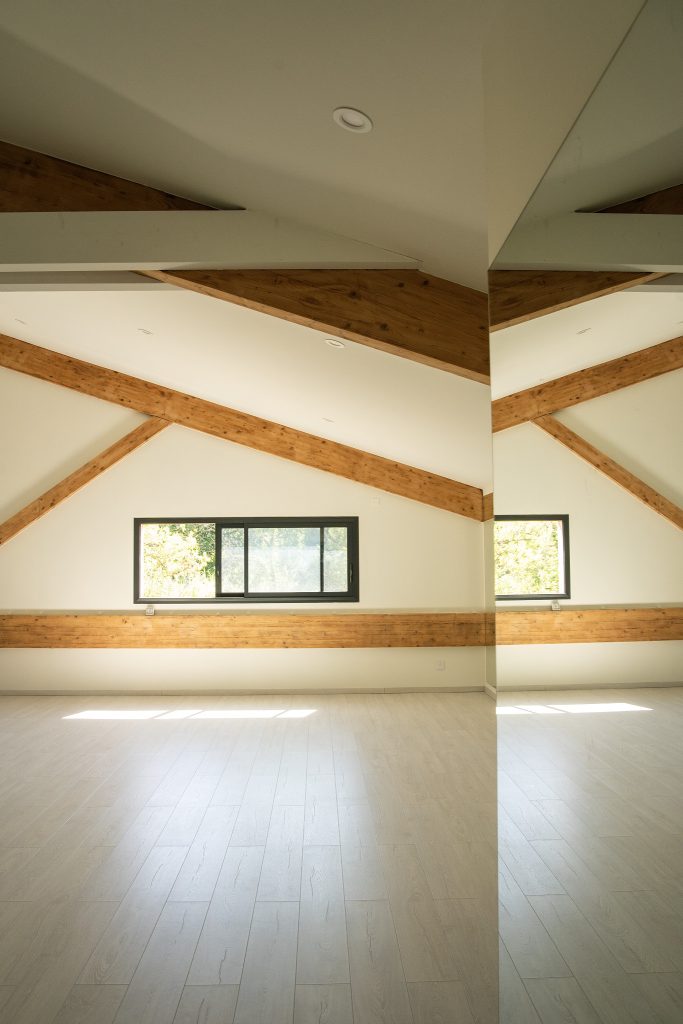 Les pratiques chez casa mauna le yoga le pilates mat le pilates reformer la barre sculpt la mobilité et la souplesse