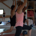 Les pratiques chez casa mauna le yoga le pilates mat le pilates reformer la barre sculpt la mobilité et la souplesse